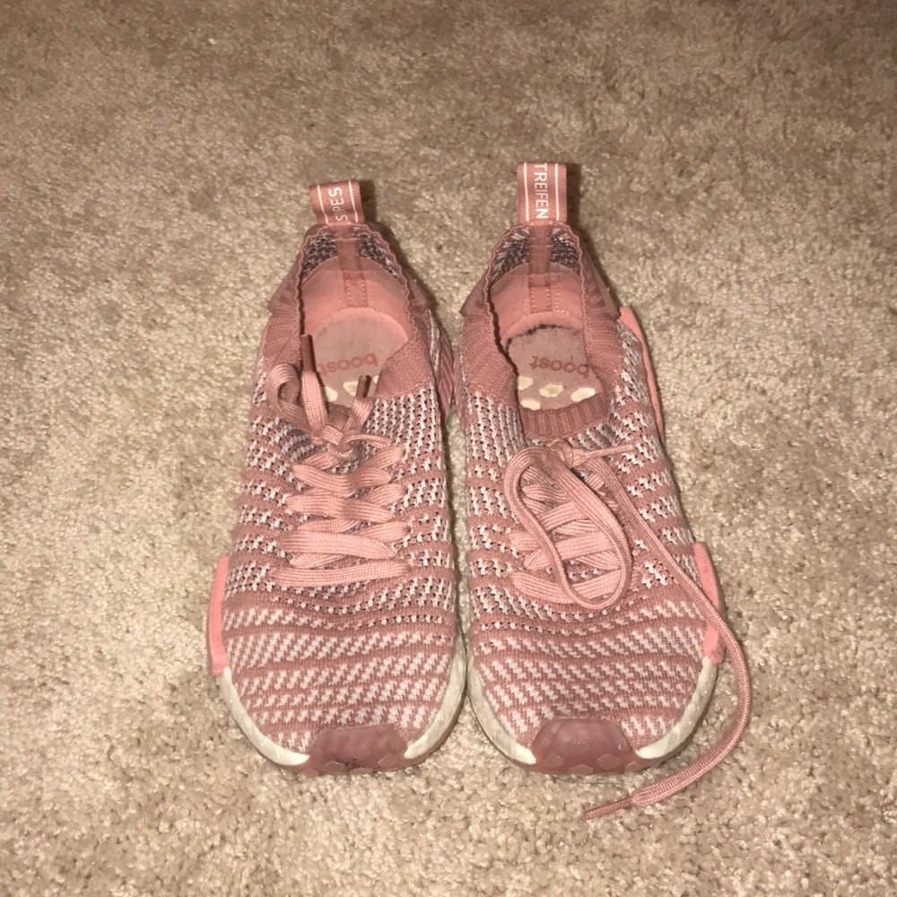 Women's NMD_r1 Stlt Pk Running Shoe